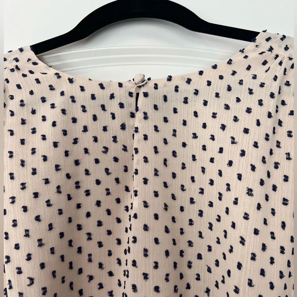 NWOT Ann Taylor cream and navy dot blouse, size XSP - Picture 3 of 6